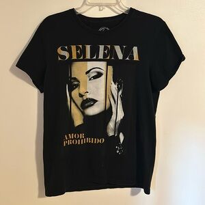 Selena Gomez Amor Prohibido black t- shirt size S.